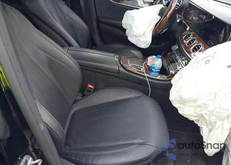 2022 Mercedes-Benz E 350 z USA, uszkodzony, nr VIN W1KZF8DB2NB097137